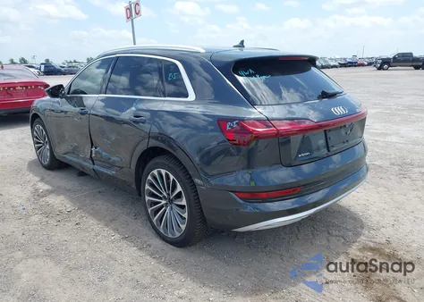 2019 Audi E-Tron Premium Plus z USA, uszkodzony, nr VIN WA1VAAGE1KB025145